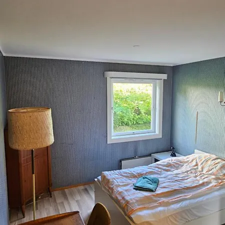 Large Private House Close To Metro *